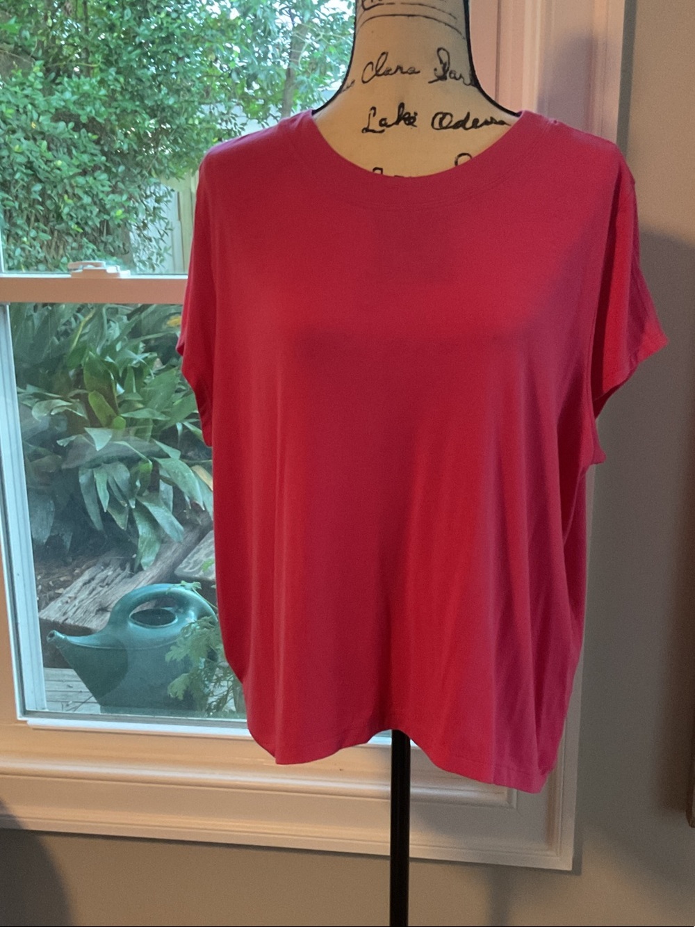 Athleta Short Sleeve Crewneck Tee in Raspberry Pink
